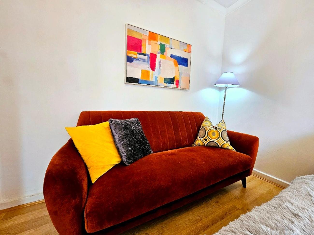 Bright & Spacious In Building With Lift, Right Next To Bayswater Station - Walk To Kensington Palace, Hyde Park, Little Venice & Notting Hill * London