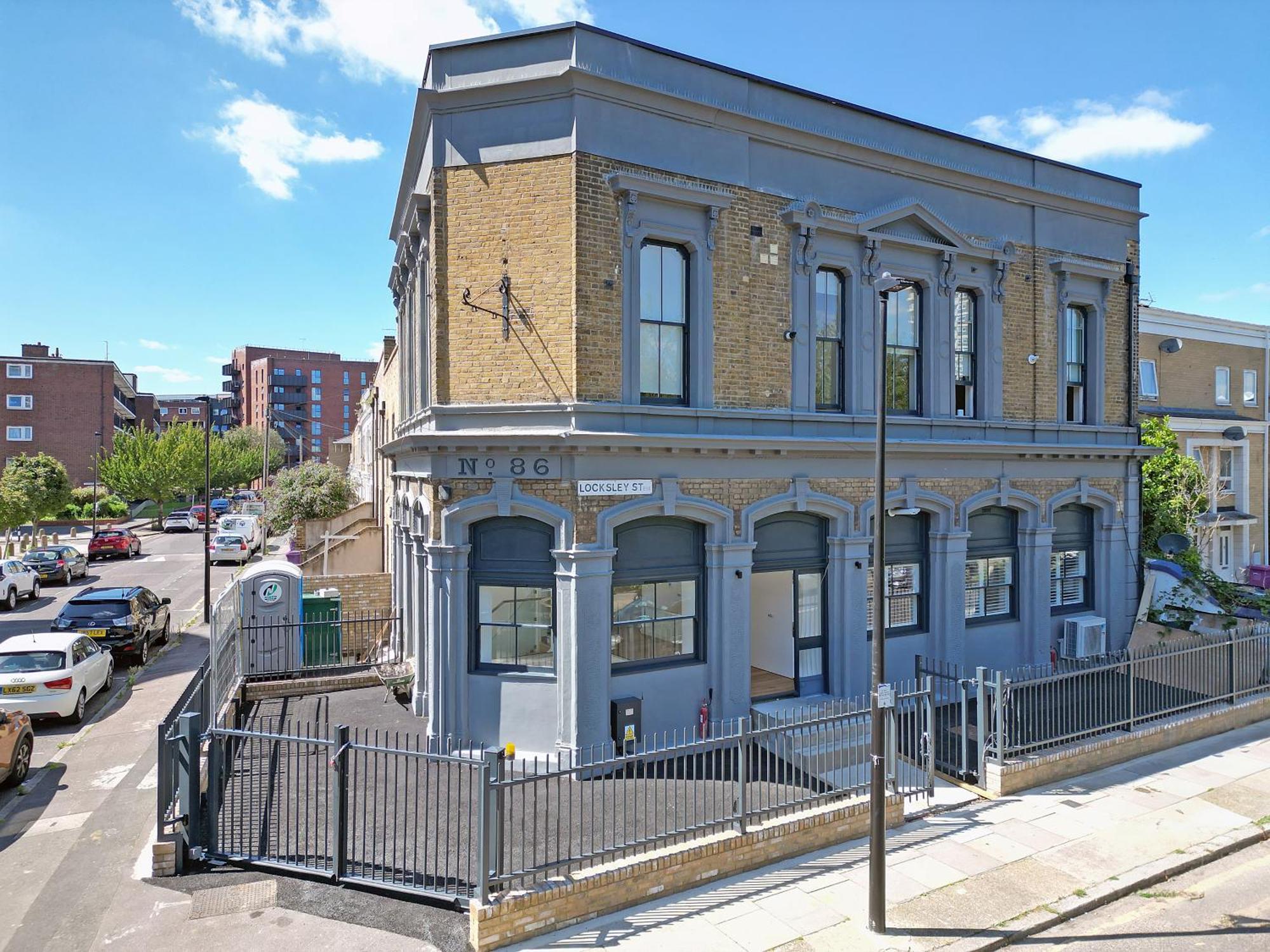 Exquisite 3br Duplex Period Conversion, Air-con & Amenities * London