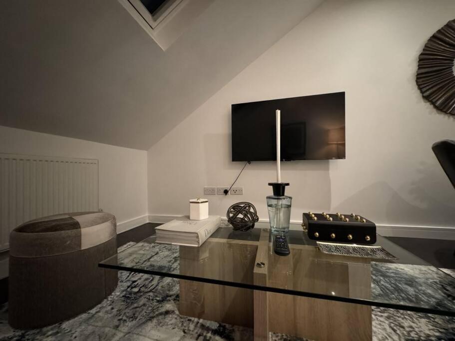 Luxxe 2br 2ba Duplex 5 Mins From Hither St - 65c * London
