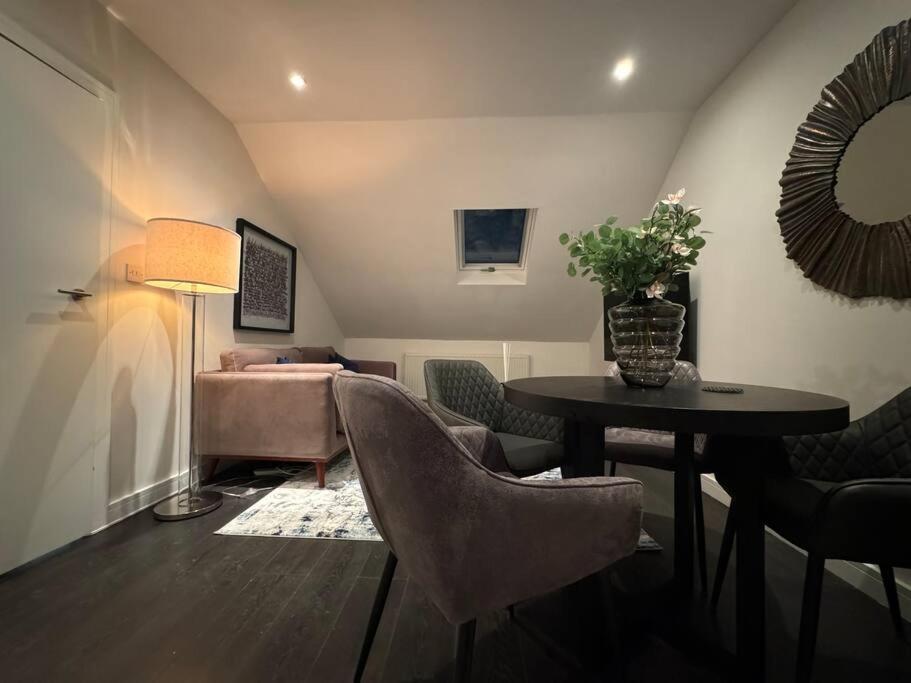 Luxxe 2br 2ba Duplex 5 Mins From Hither St - 65c * London