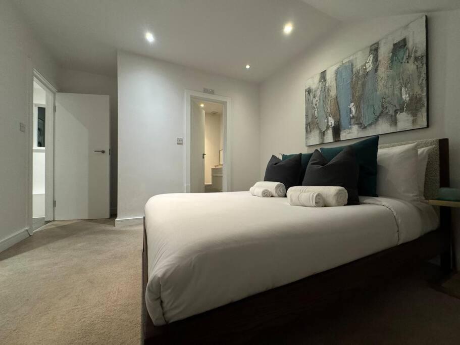 Luxxe 2br 2ba Duplex 5 Mins From Hither St - 65c London
