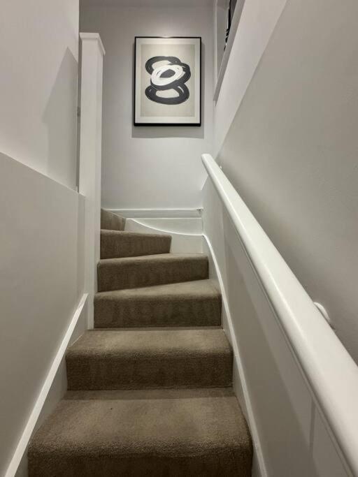 Luxxe 2br 2ba Duplex 5 Mins From Hither St - 65c *