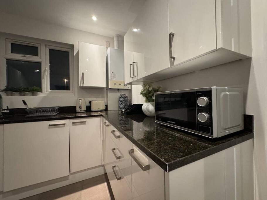 Luxxe 2br 2ba Duplex 5 Mins From Hither St - 65c * London