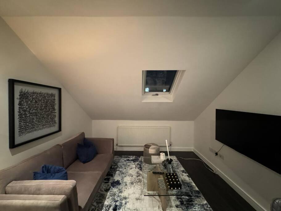 Apartment Luxxe 2br 2ba Duplex 5 Mins From Hither St - 65c