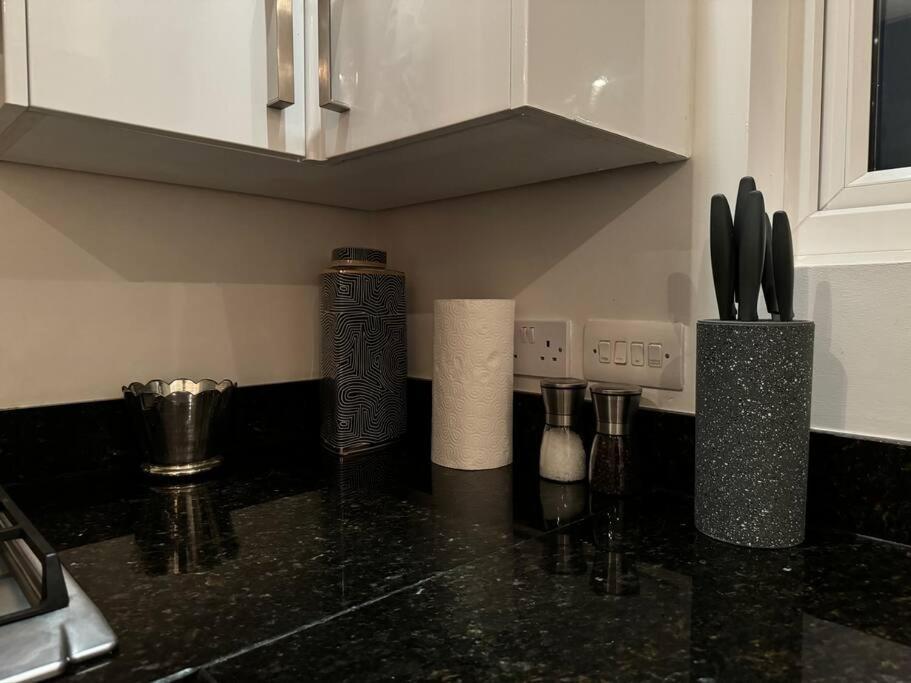 Luxxe 2br 2ba Duplex 5 Mins From Hither St - 65c