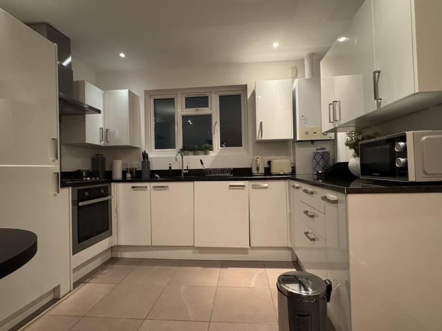 Luxxe 2br 2ba Duplex 5 Mins From Hither St - 65c London
