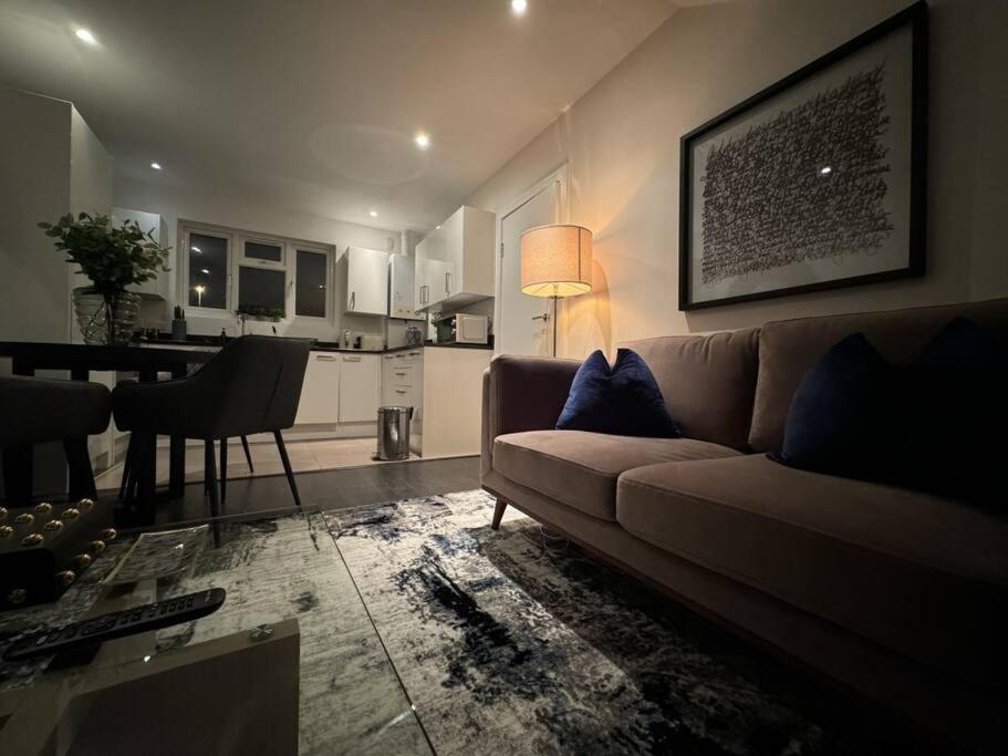 Luxxe 2br 2ba Duplex 5 Mins From Hither St - 65c