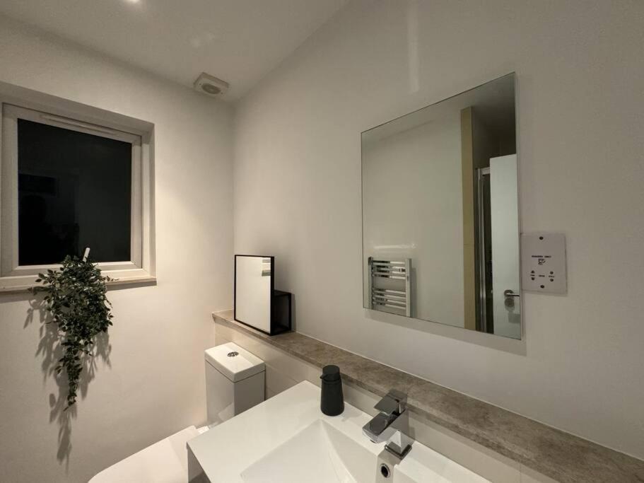 Luxxe 2br 2ba Duplex 5 Mins From Hither St - 65c Apartment *