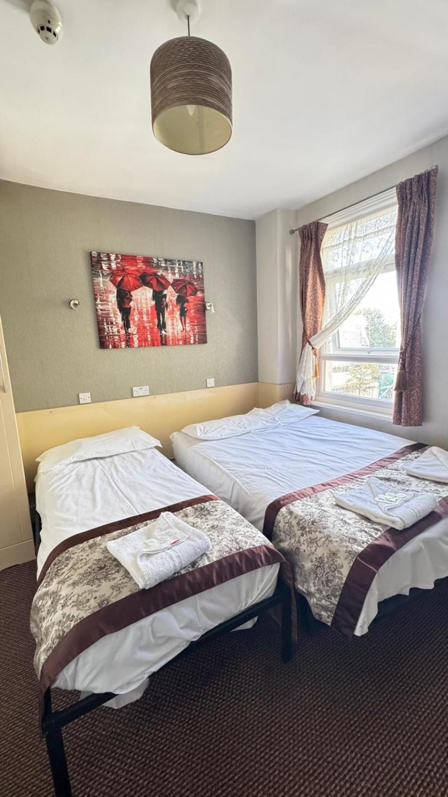 Earls Court Guest house 2*
