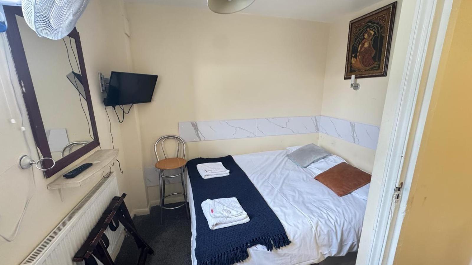 Earls Court Guest house London