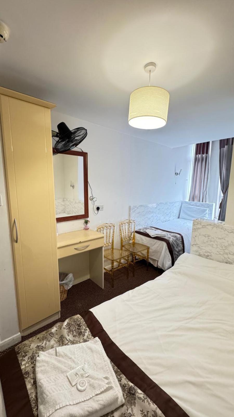 Earls Court Guest house 2*