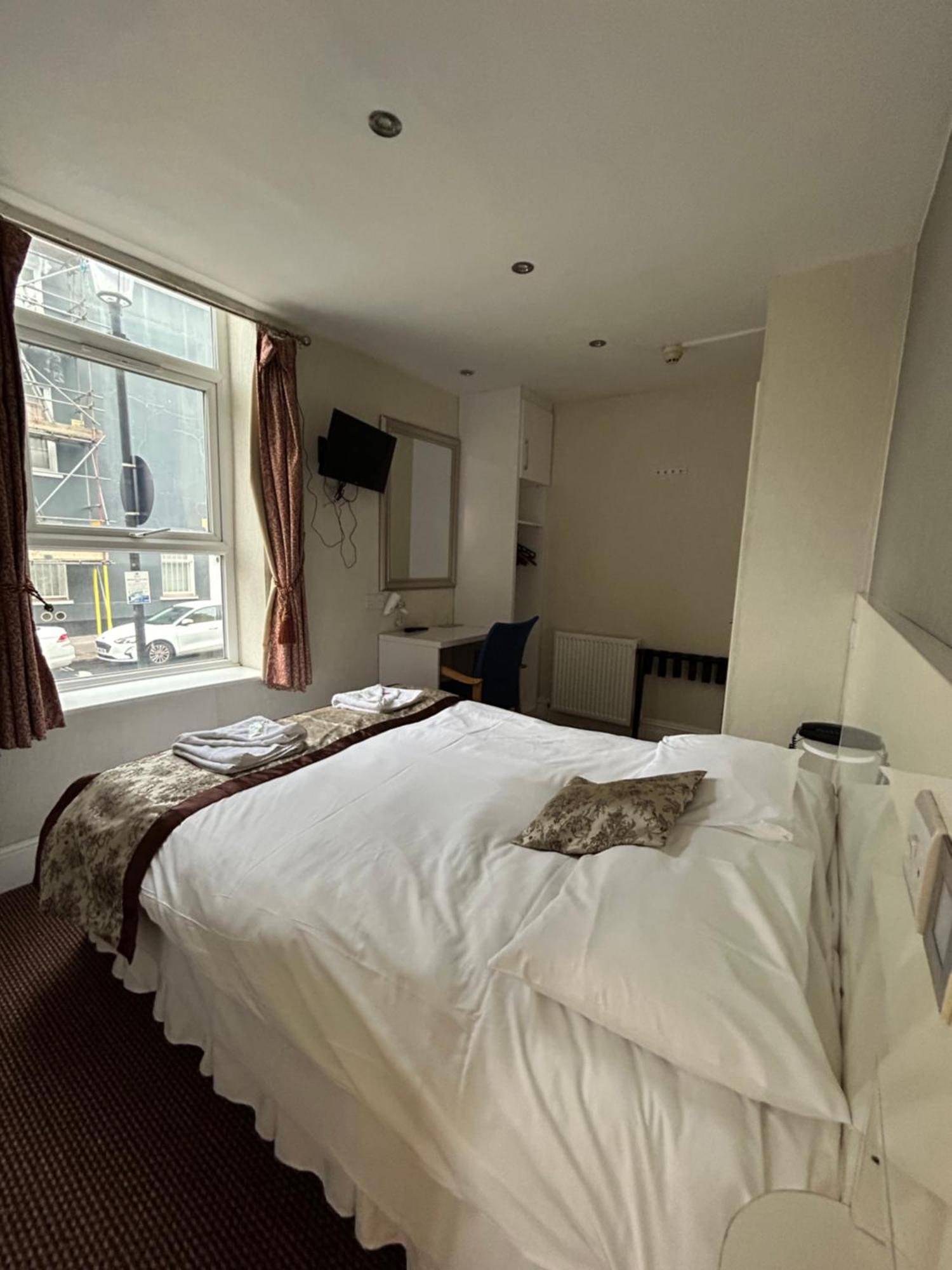 Earls Court Guest house London
