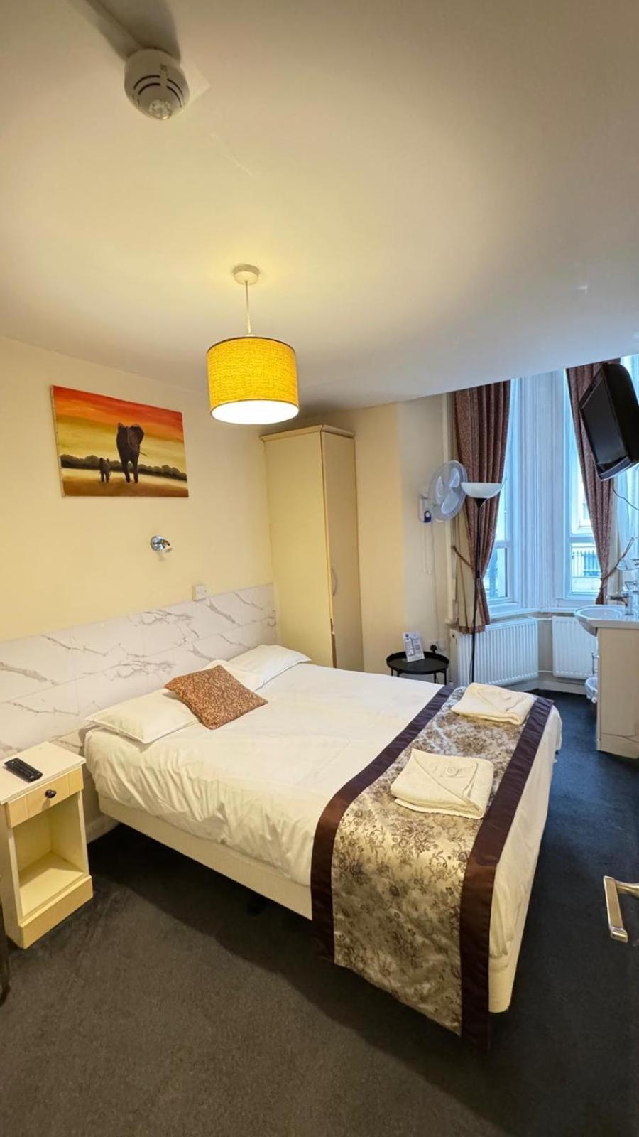 Earls Court Guest house