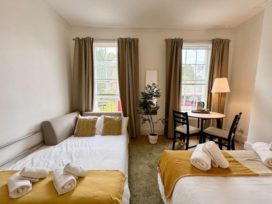 Roomy In King's Cross Apartment
