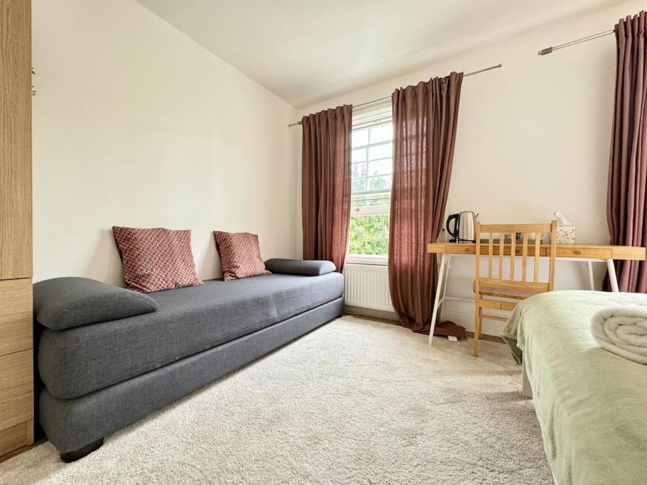 Roomy In King's Cross London