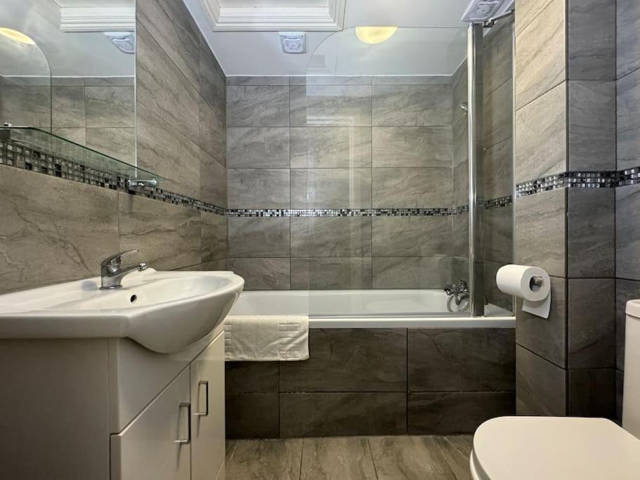 Roomy In King's Cross * London