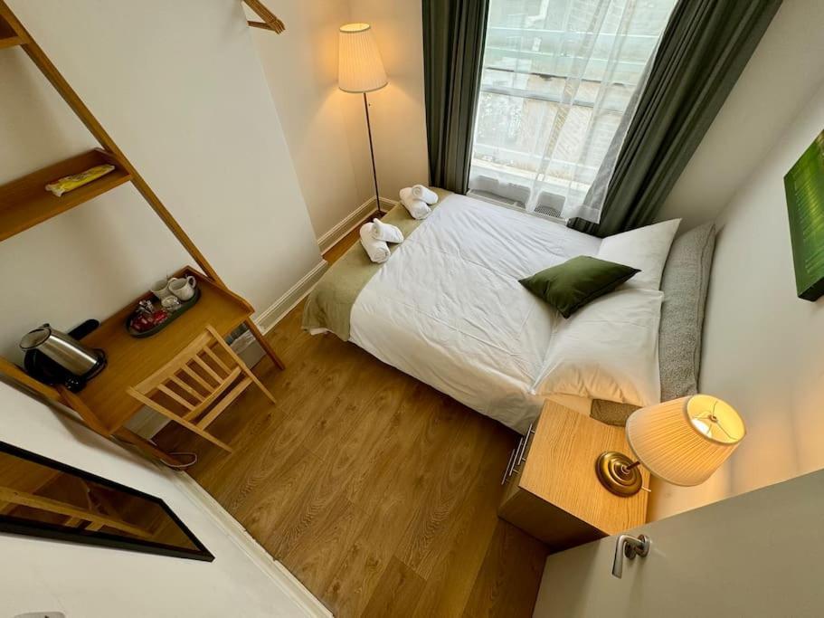 Roomy In King's Cross London