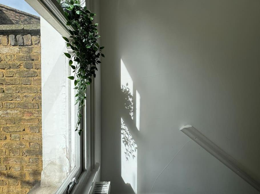 Roomy In King's Cross Apartment