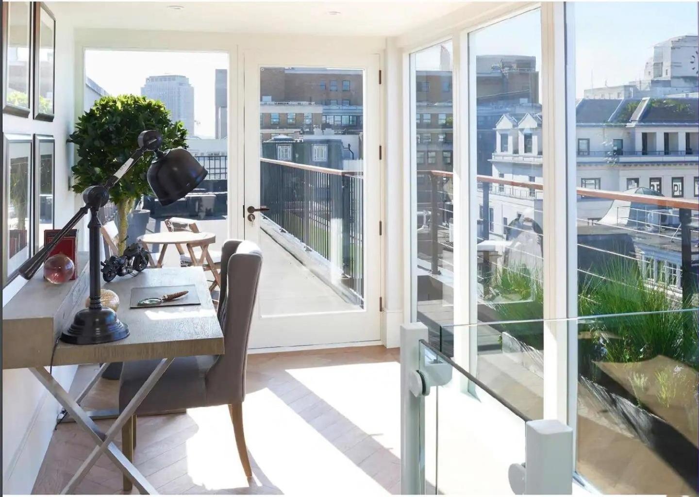 Luxe Skyline View Penthouse Apartamento