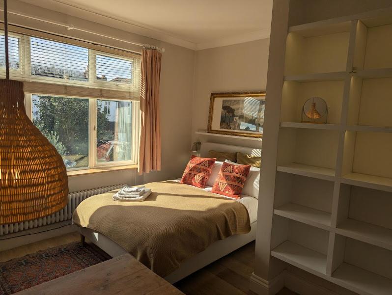 Guest house Brookview London