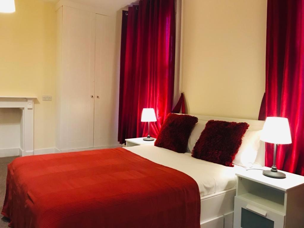 Vauxhall Guest house *