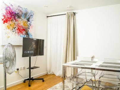 Kayz Lodge- Luxury Ensuite-private & Shared In A New House At The Olympic Village Overlooking Stratford Westfield And Tube Station Lodge Londen