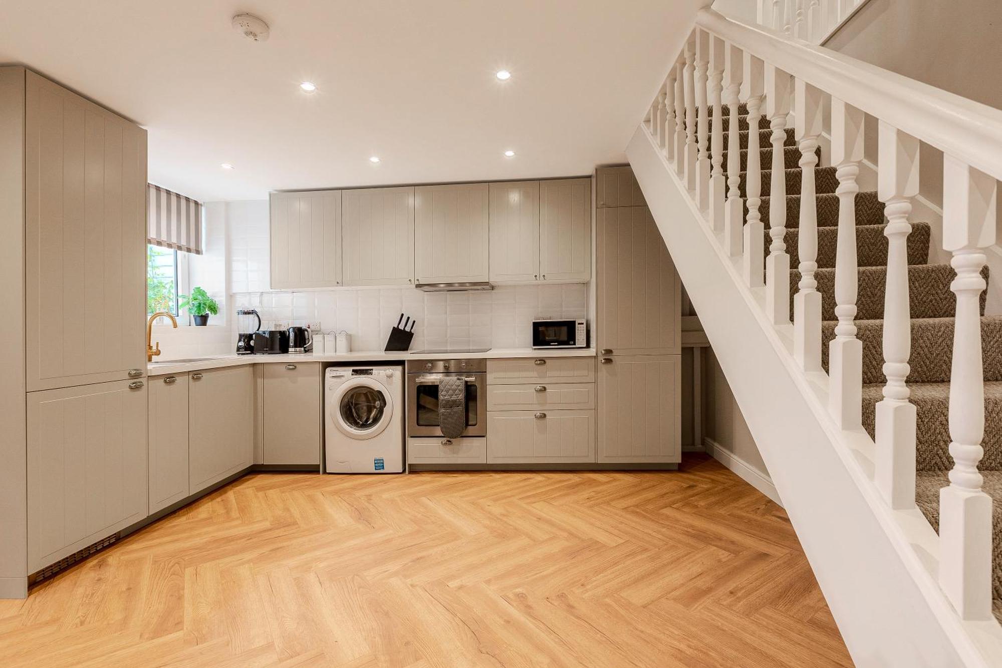 Battersea Spacious Perfect For Family And Groups With Free Parking Sleep 8 Vakantiehuis