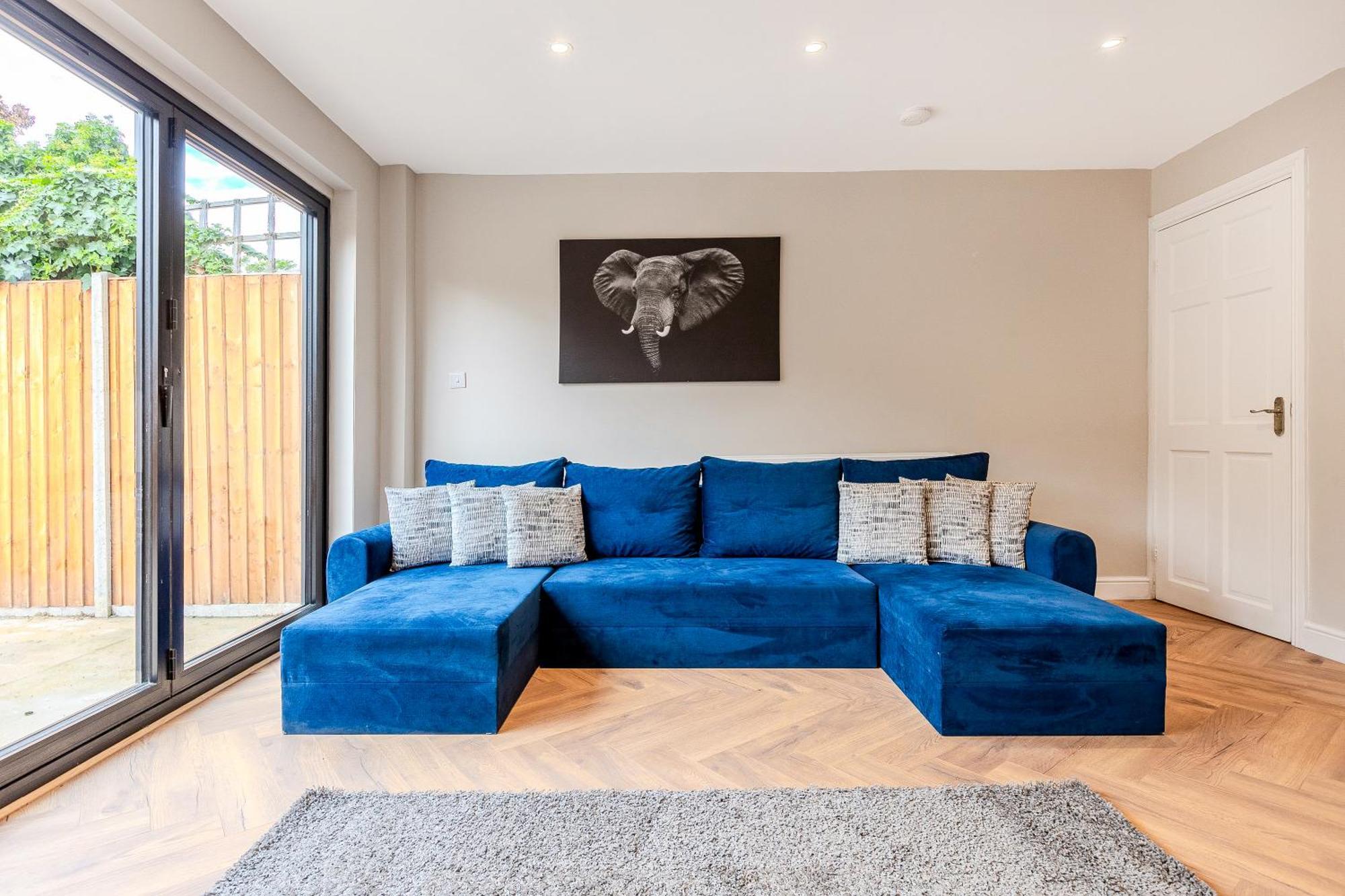 Vakantiehuis Battersea Spacious Perfect For Family And Groups With Free Parking Sleep 8