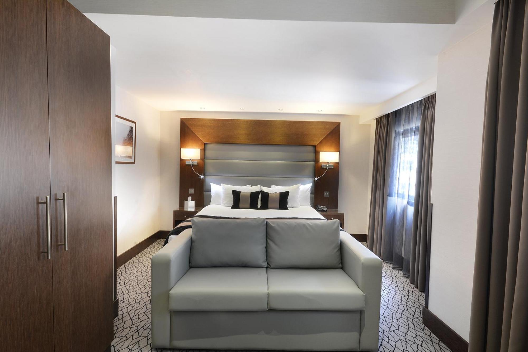 Park Grand Kensington Hotel 4*