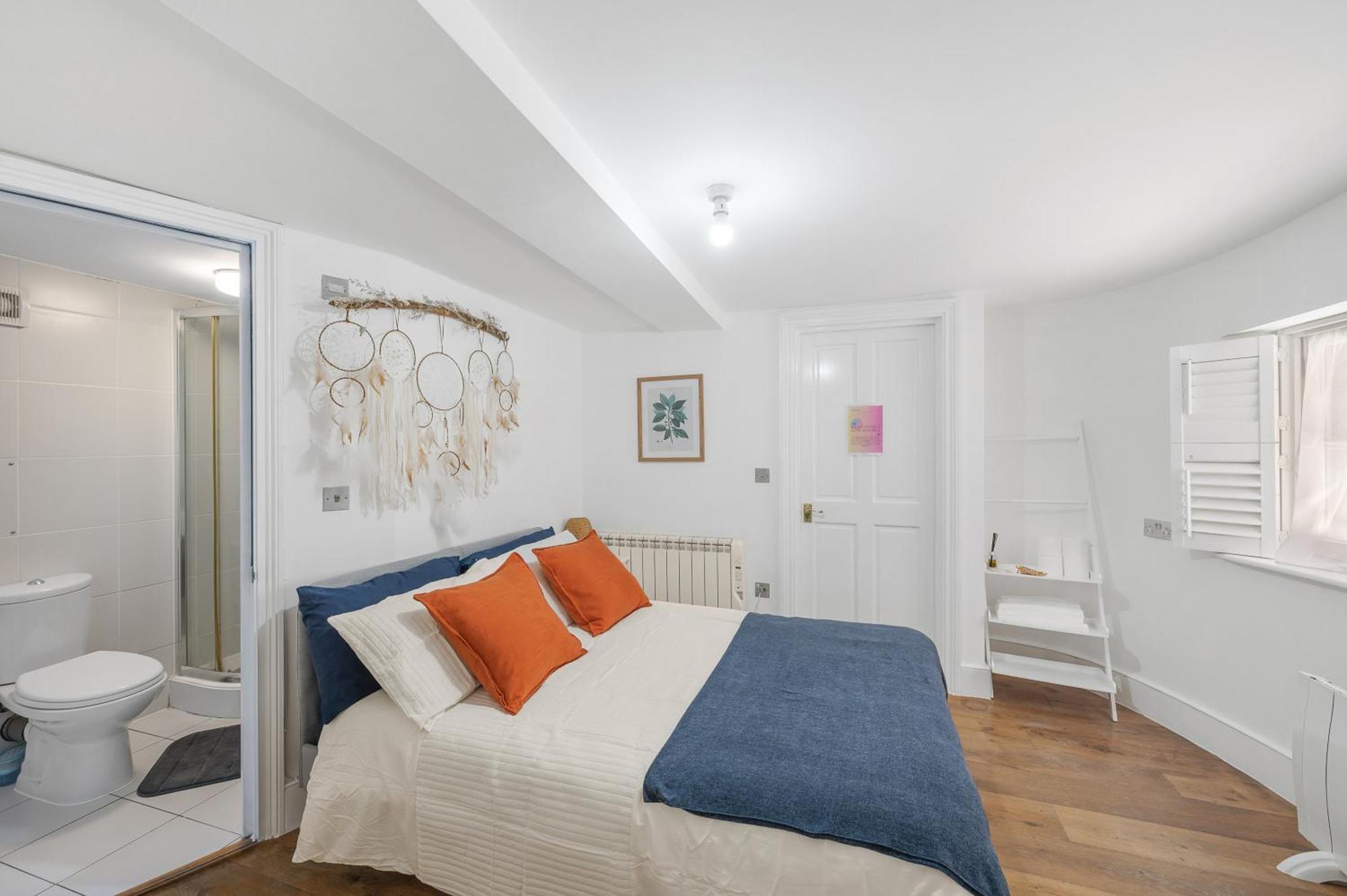 Apartment Flat Offers Superb Transport Connections