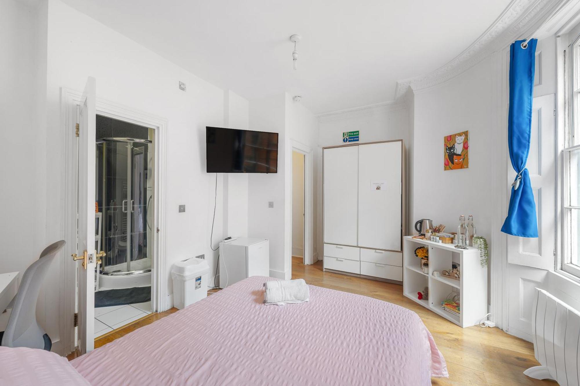 Flat Offers Superb Transport Connections Apartment London
