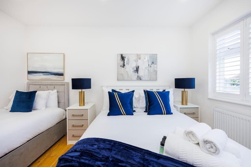 5 Bedroom Home, London, Games , Pool Table , Air Hockey Weekly & Monthly Offers With Free Parking Appartement