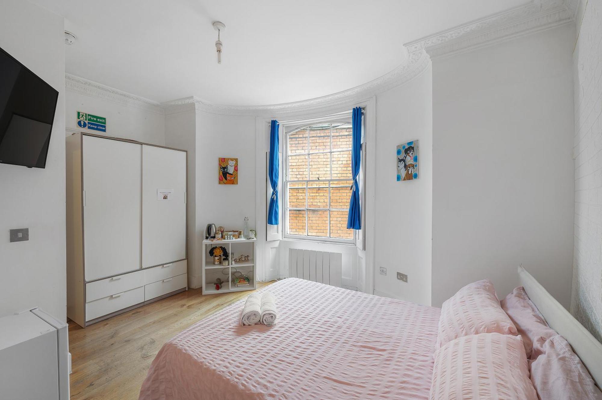 Flat Offers Superb Transport Connections London