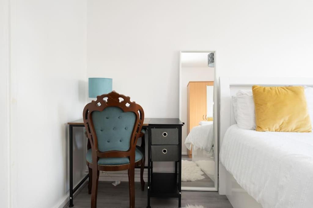 Appartement Idyllic Stylish Apartment With Fast Speed Broadband & Free Parking *