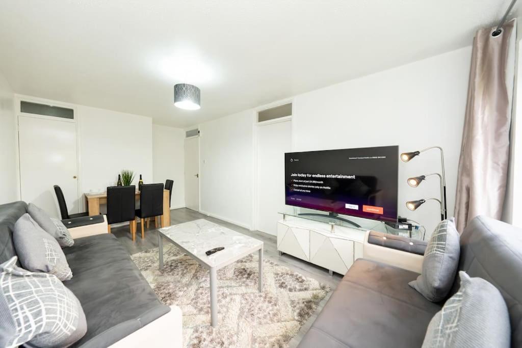 Idyllic Stylish Apartment With Fast Speed Broadband & Free Parking Appartement Londen