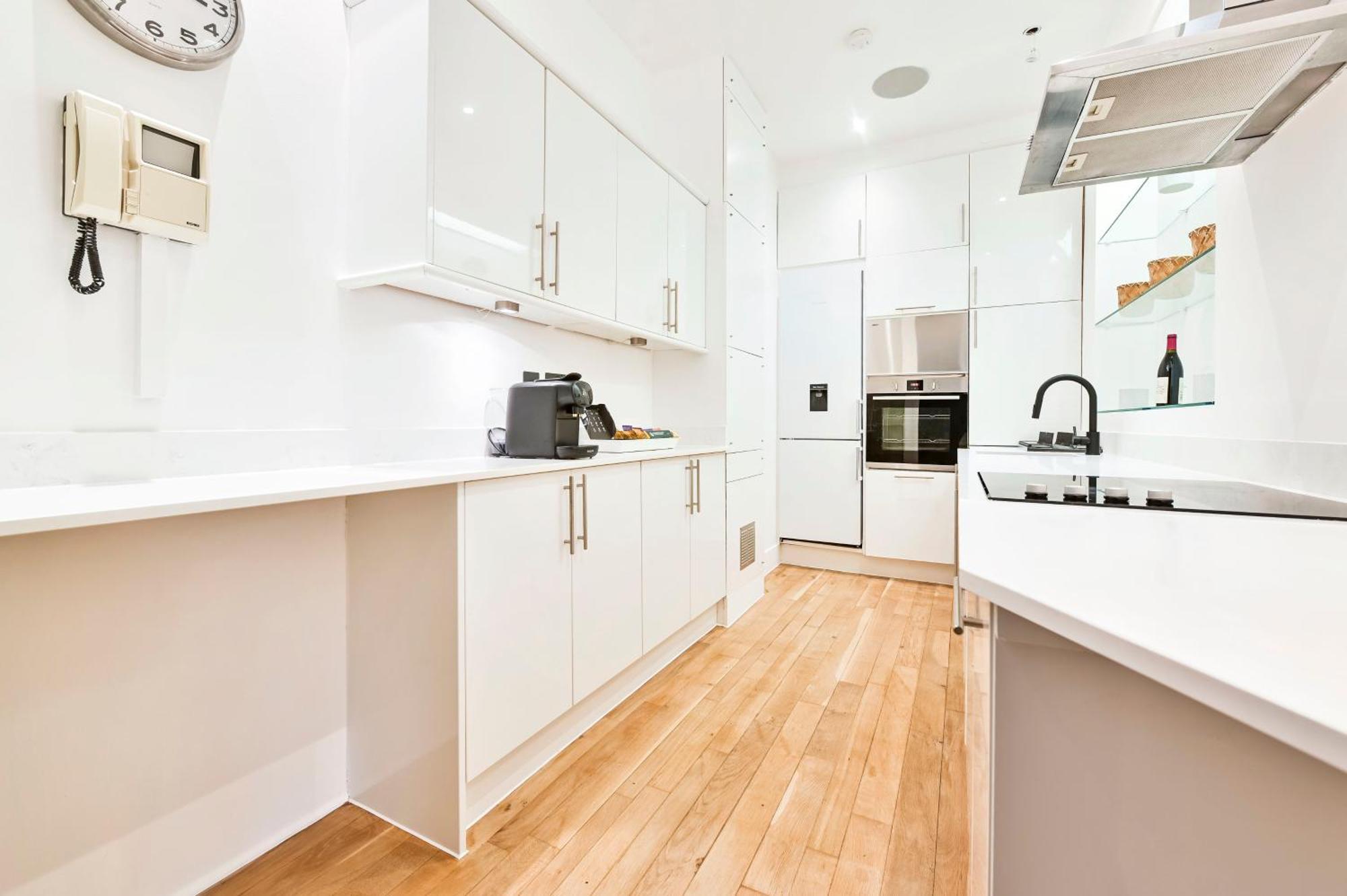 Wonderful Fitzrovia 3 Bed Leilighet London