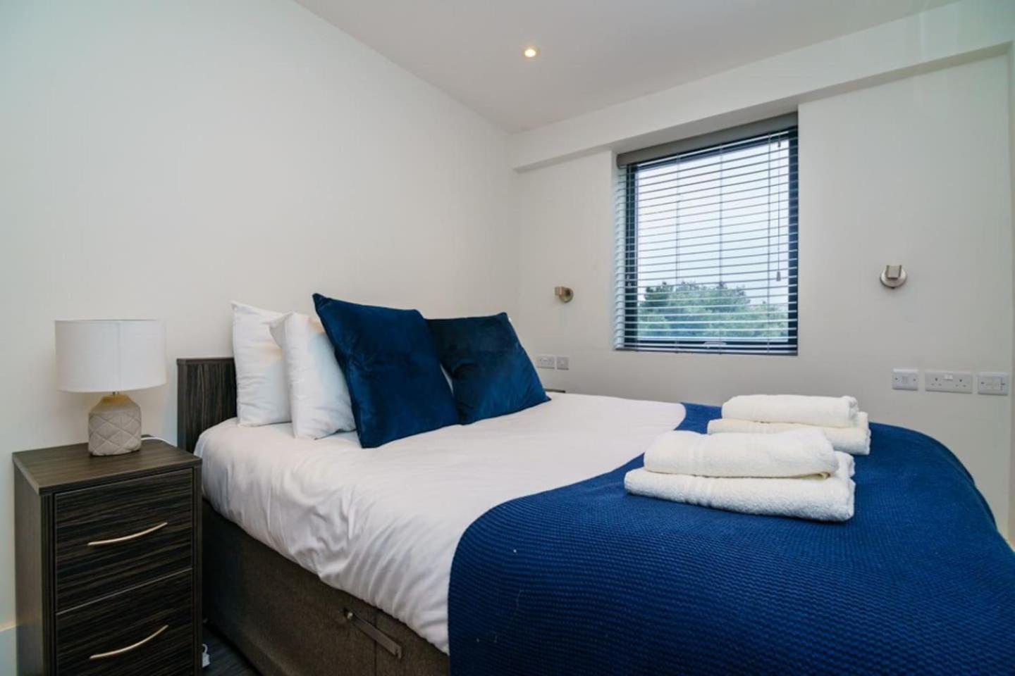2bd In Whitechapel, * Londen
