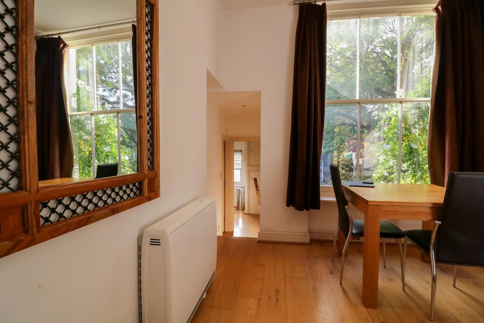 Apartment Longridge Road