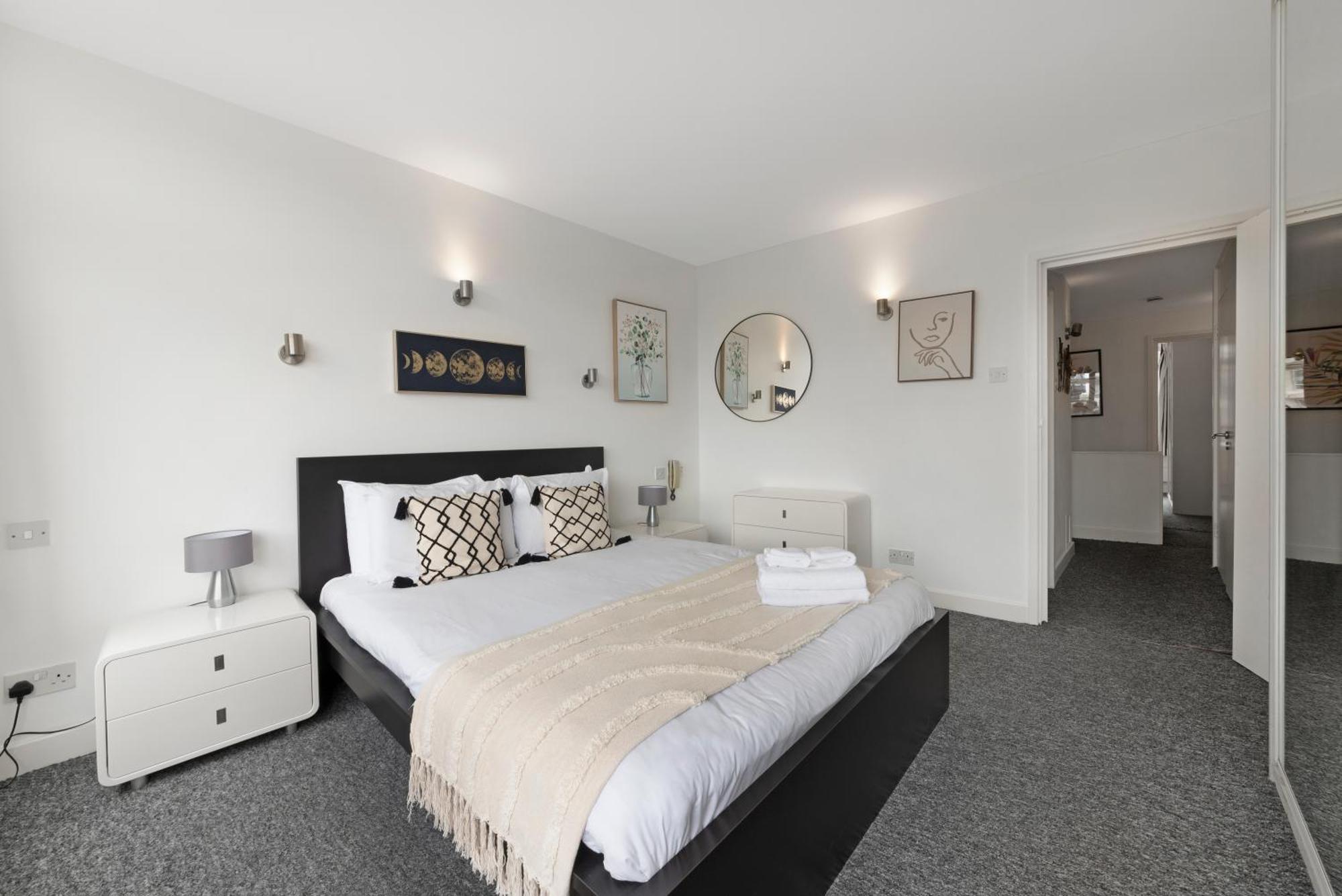 Appartement 2 Bed Apartment- London- Lift & Balcony Londen