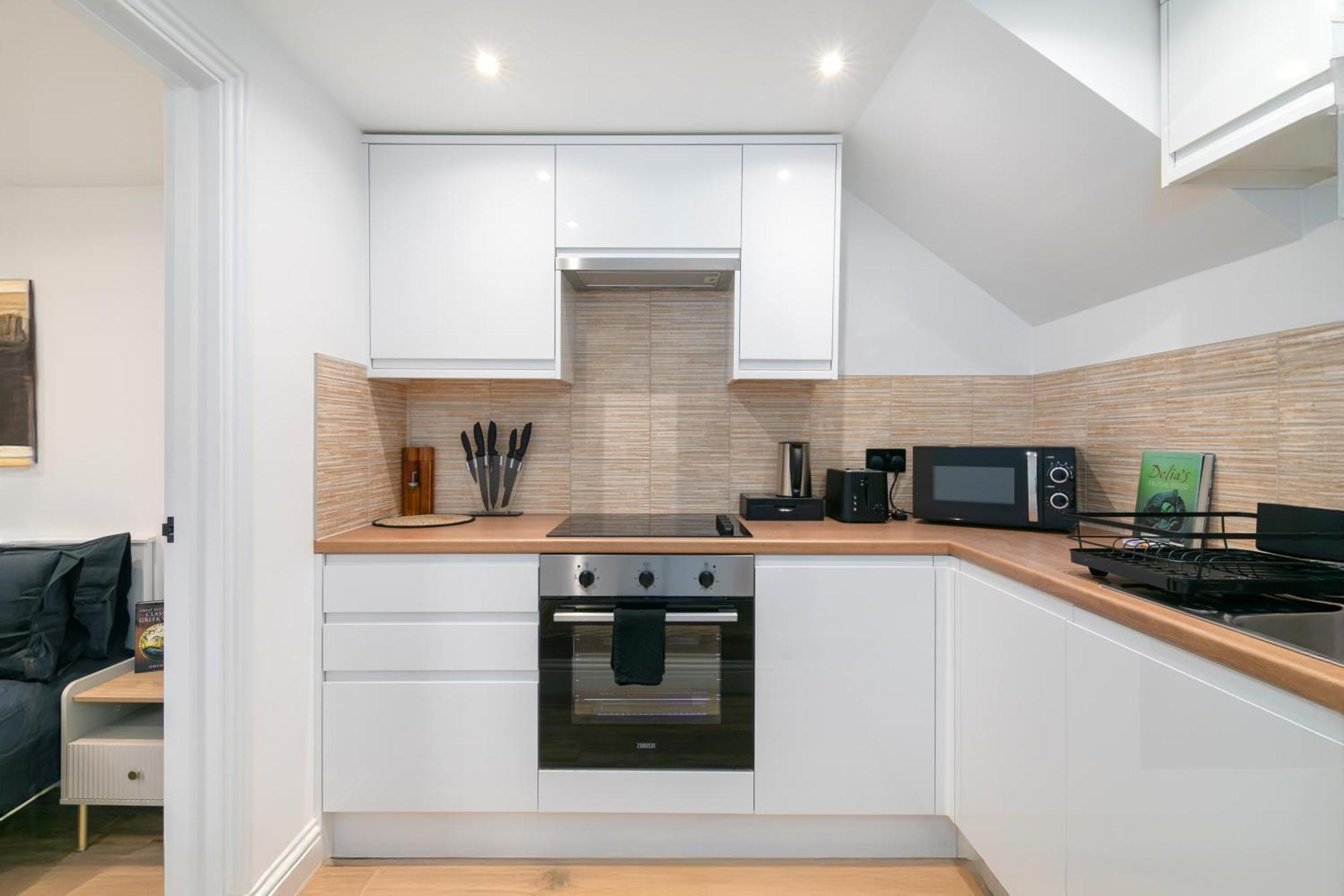 2 Bed Flat 10 Min From Notthing Hill! Apartment London