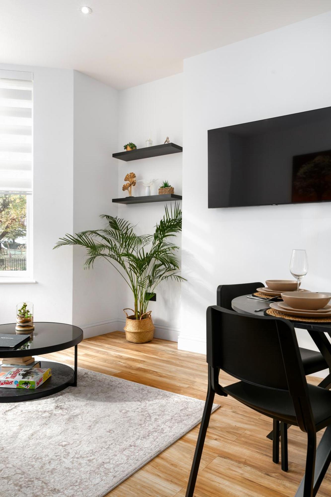 2 Bed Flat 10 Min From Notthing Hill! Apartment London