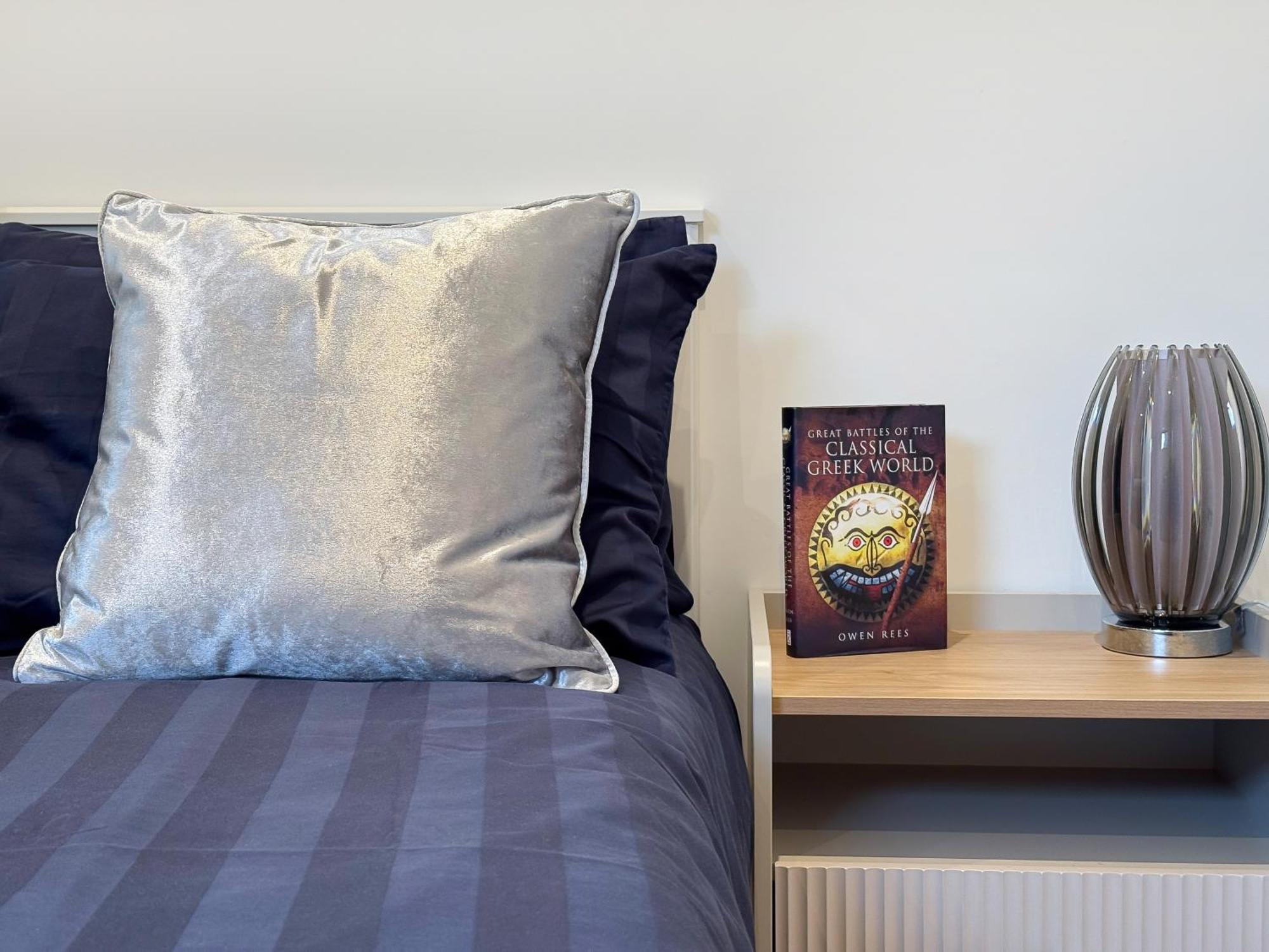 2 Bed Flat 10 Min From Notthing Hill! London
