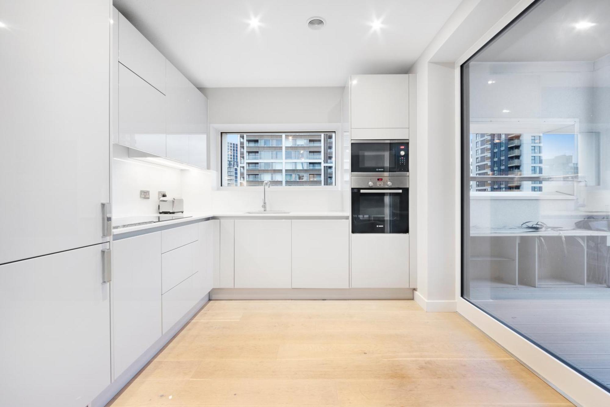 Modern 2 Bed Heart Of Elephant Castle Leilighet London