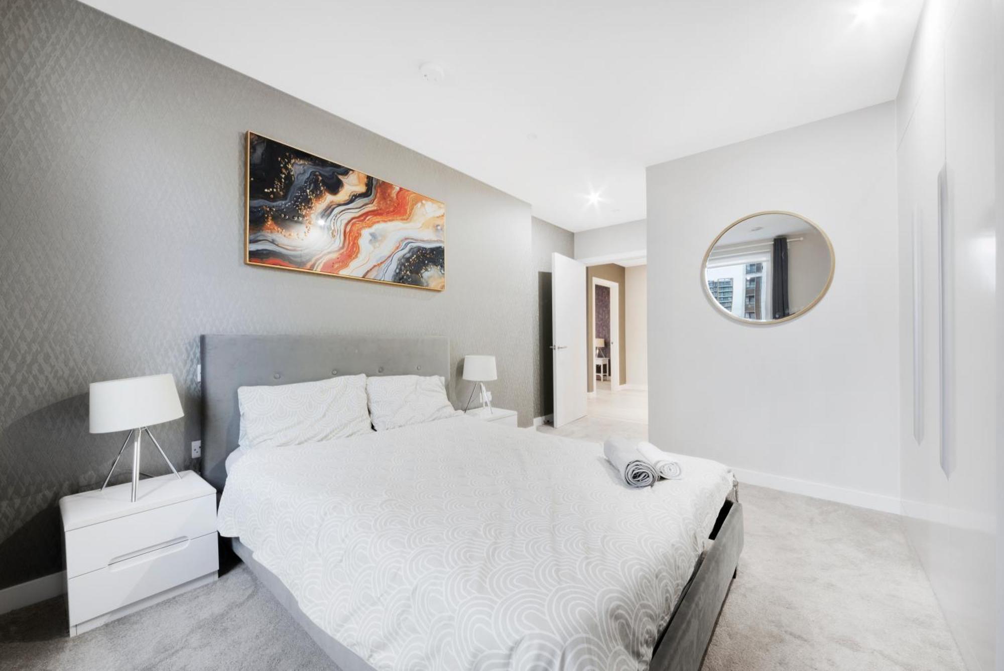 Modern 2 Bed Heart Of Elephant Castle Leilighet London