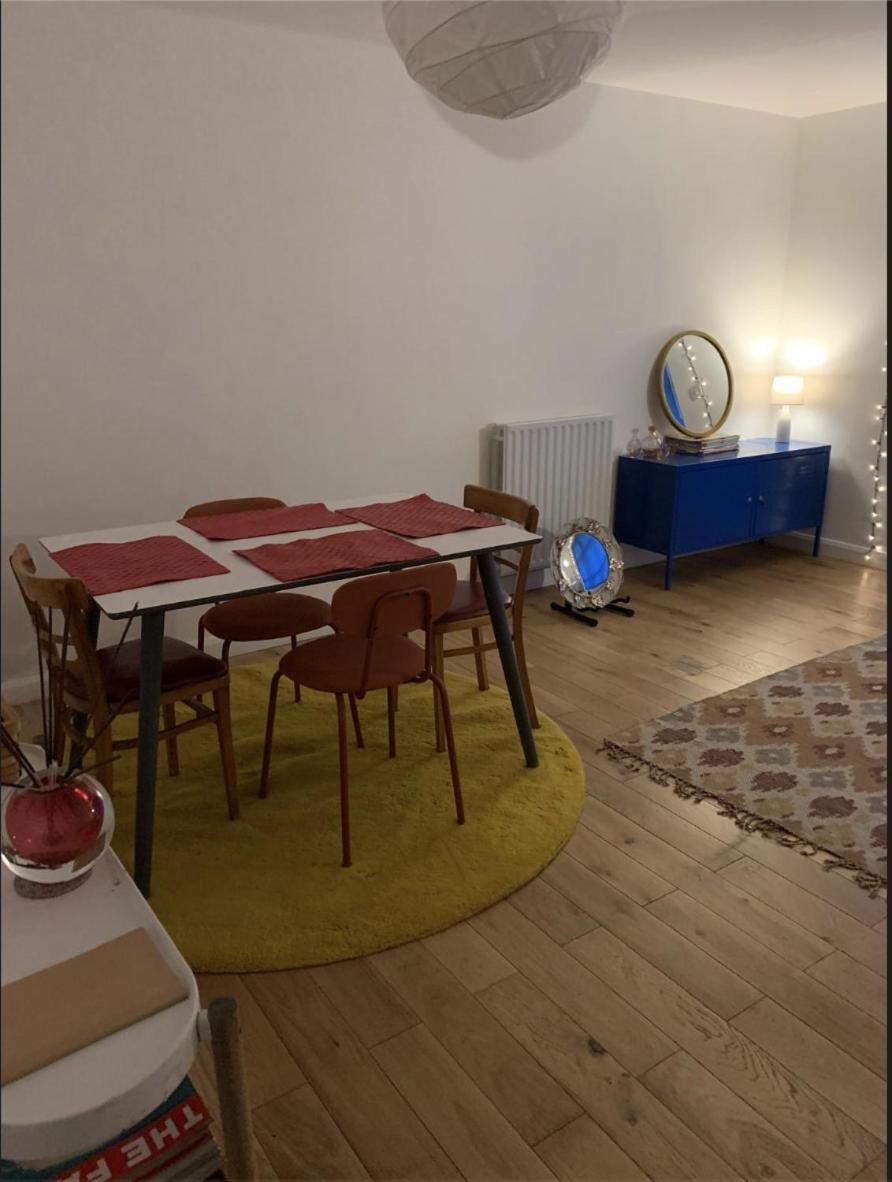 Leilighet East Two Bedroom With Private Patio - Entire London