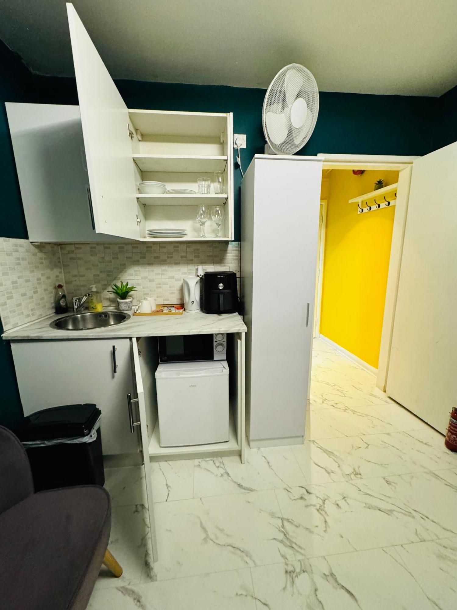 Private Flat In 1190 Londen