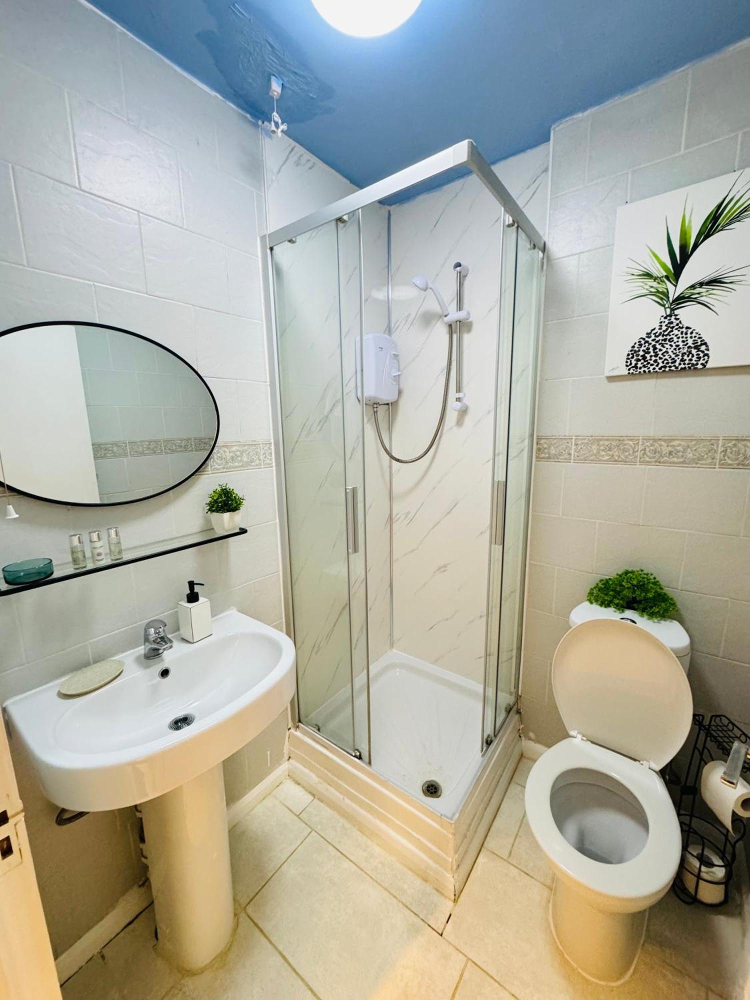 Private Flat In 1190 * Londen