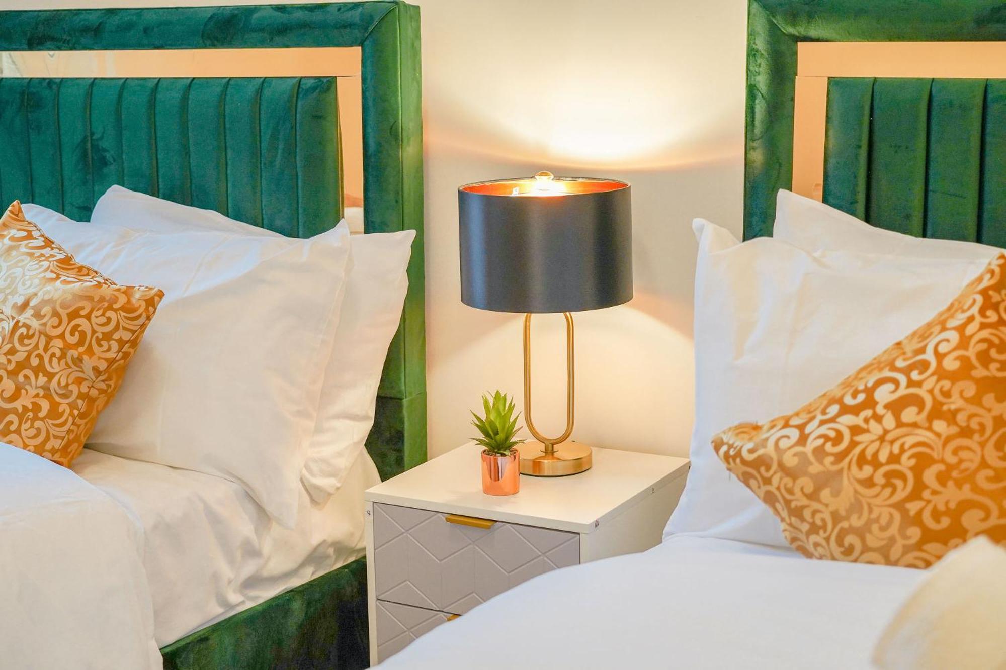 New Luxurious Stunning Block In * Londres
