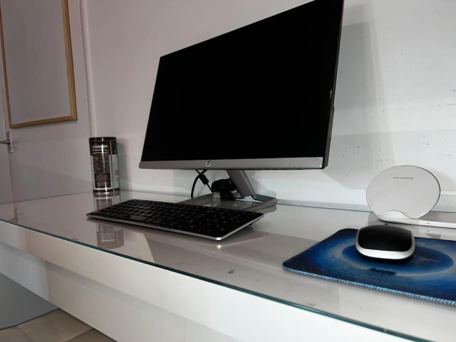 Leilighet 1-bed Flat With Fast Wi-fi In Prime Location 15mins From *