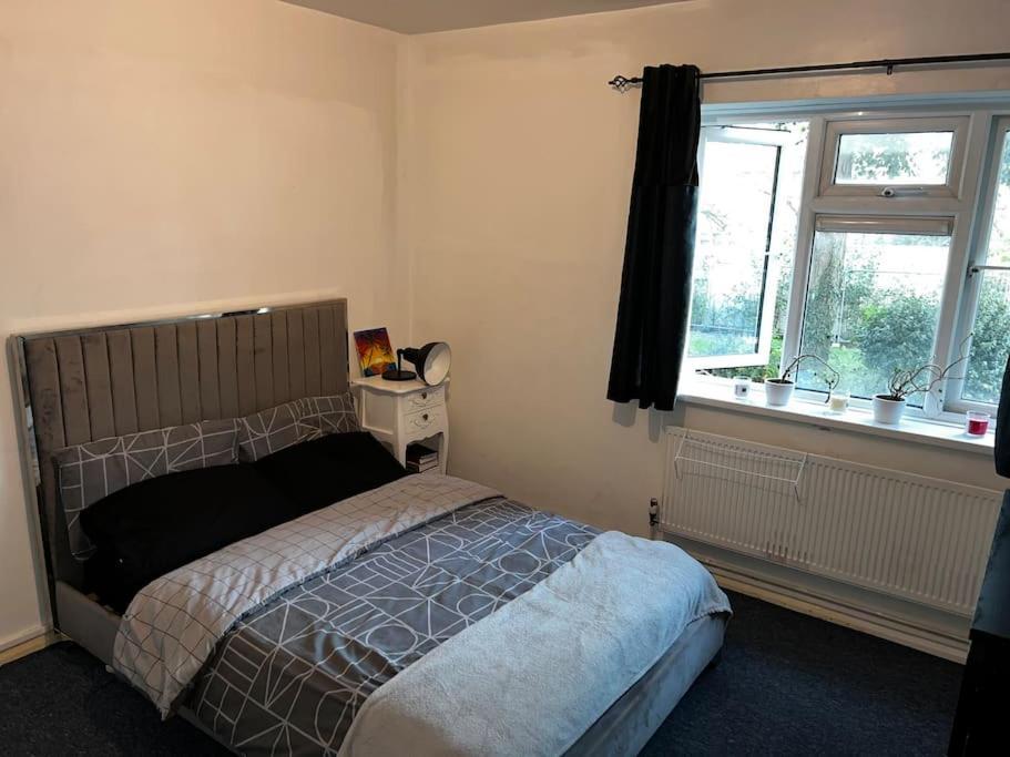 1-bed Flat With Fast Wi-fi In Prime Location 15mins From Leilighet London